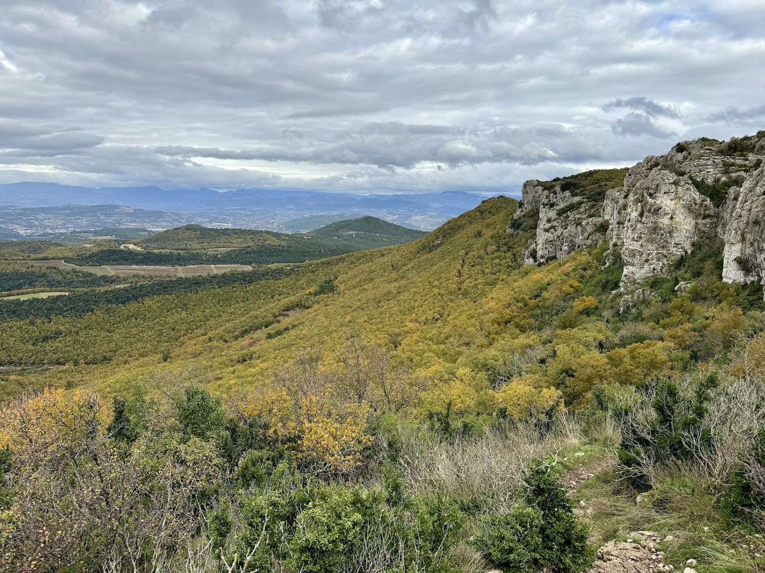 Crètes d’Arfuyen et Saint Amand au départ du col de la Chaîne